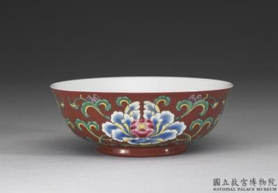 图片[2]-Bowl with floral decoration in red ground of yangcai painted enamels, Qing dynasty, Yongzheng reign (1723-1735)-China Archive